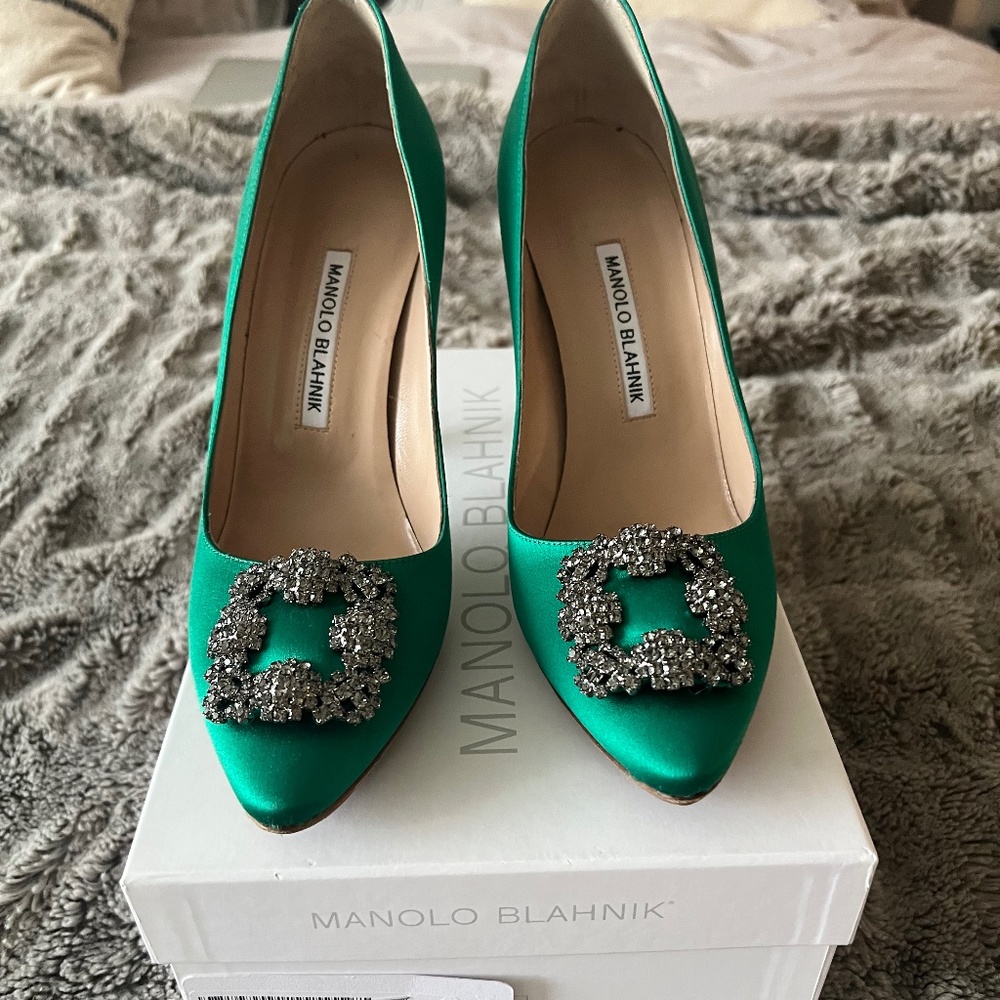 manolo blahnik hangisi 38.5